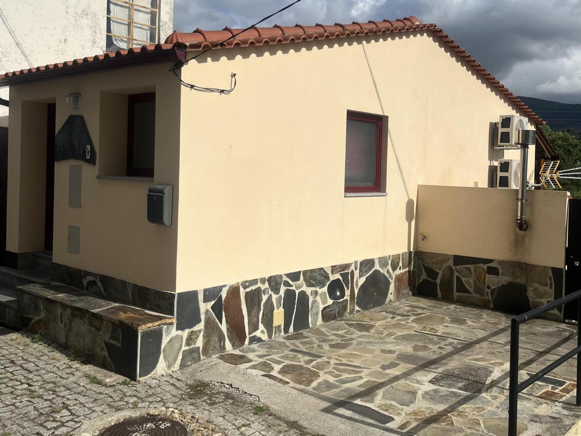 A Pequena Casa in Coja in countryside Portugal Exterior foto